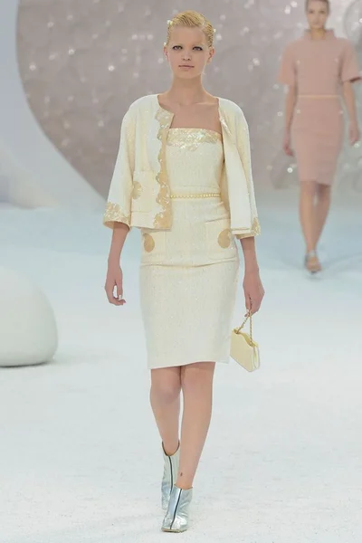 Look 5
